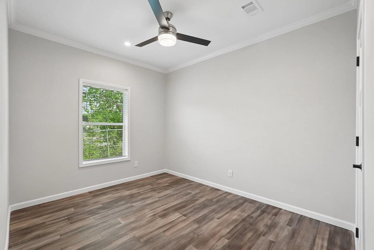 Innovation in3276h42466 bedroom home features