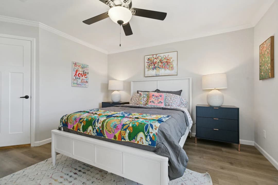 Innovation in5442h33003 bedroom home features