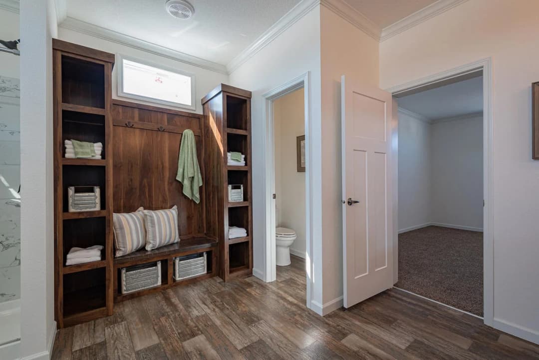 Innovation in3276h42075 interior home features