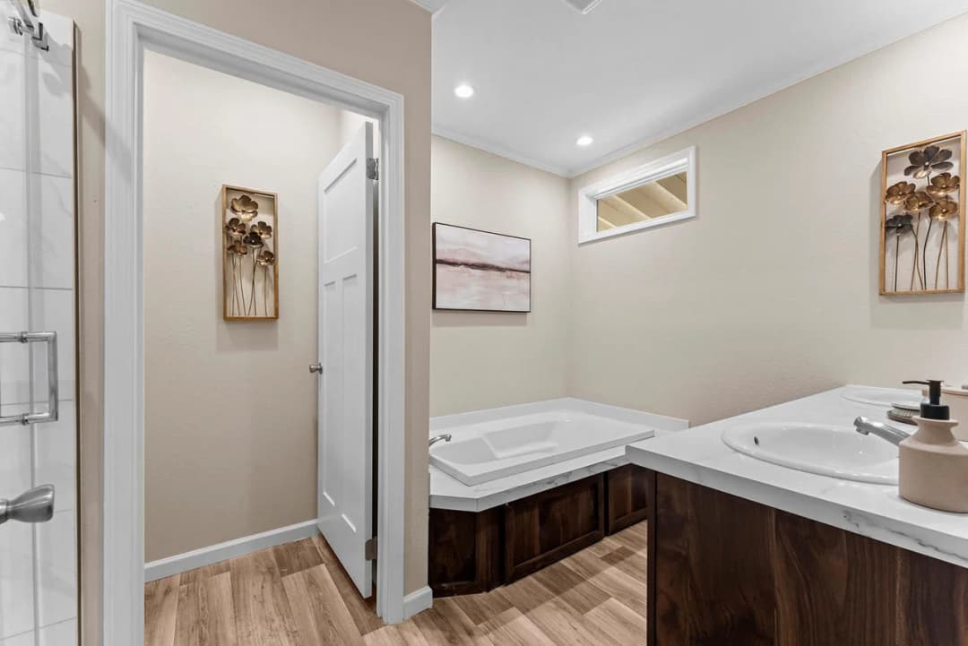 Innovation in2860h32103 bathroom home features