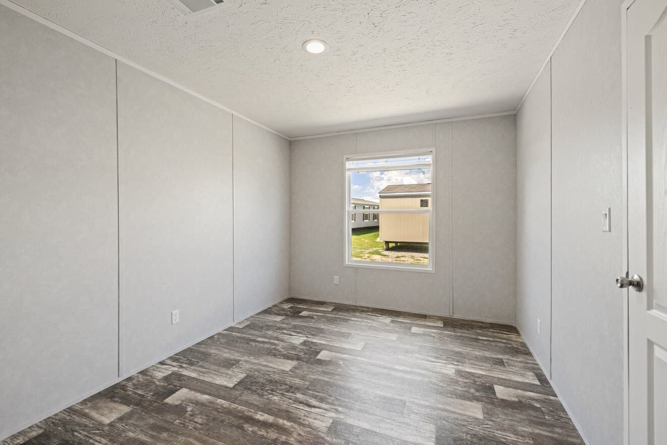 Verde ranch 28563n bedroom home features