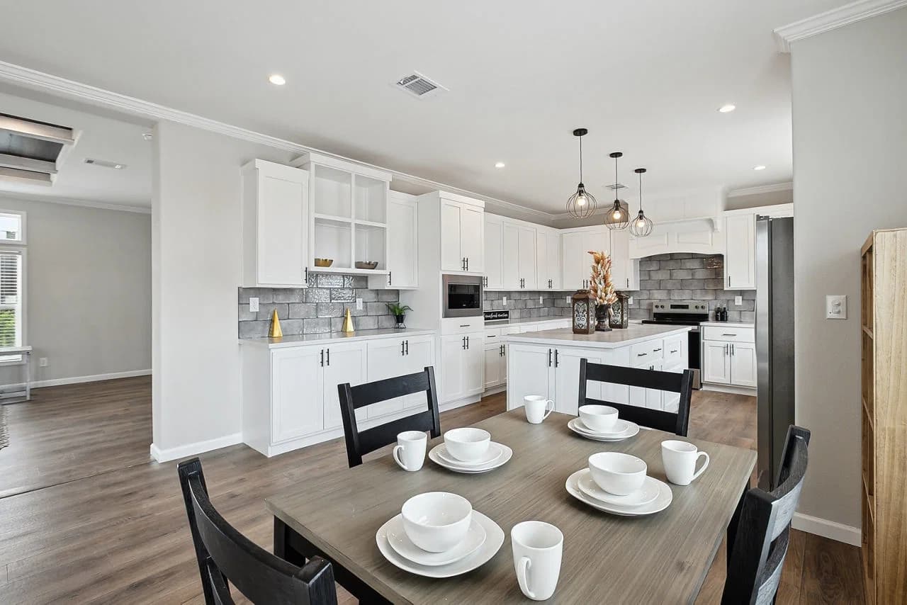 Innovation in3276h42094 interior home features