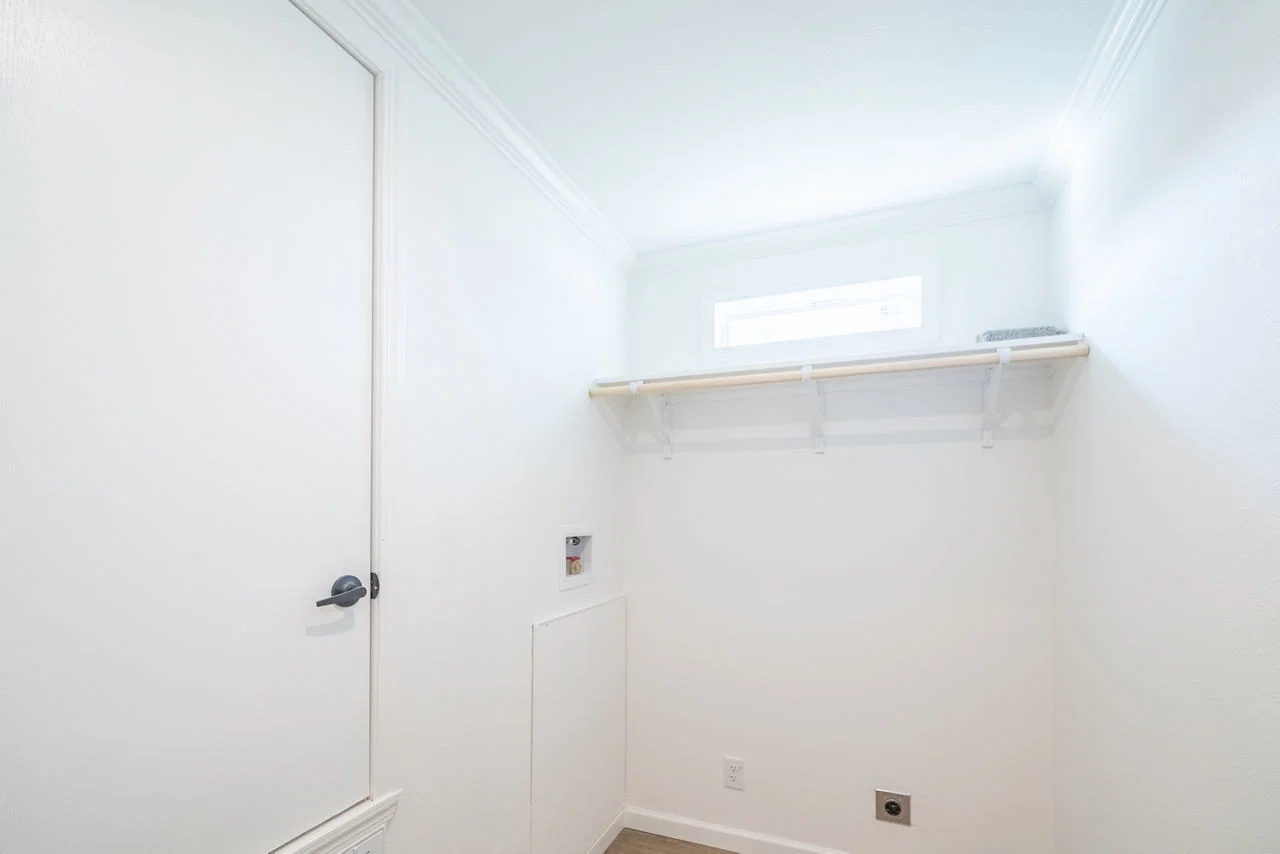 Innovation in5442h33003 interior home features