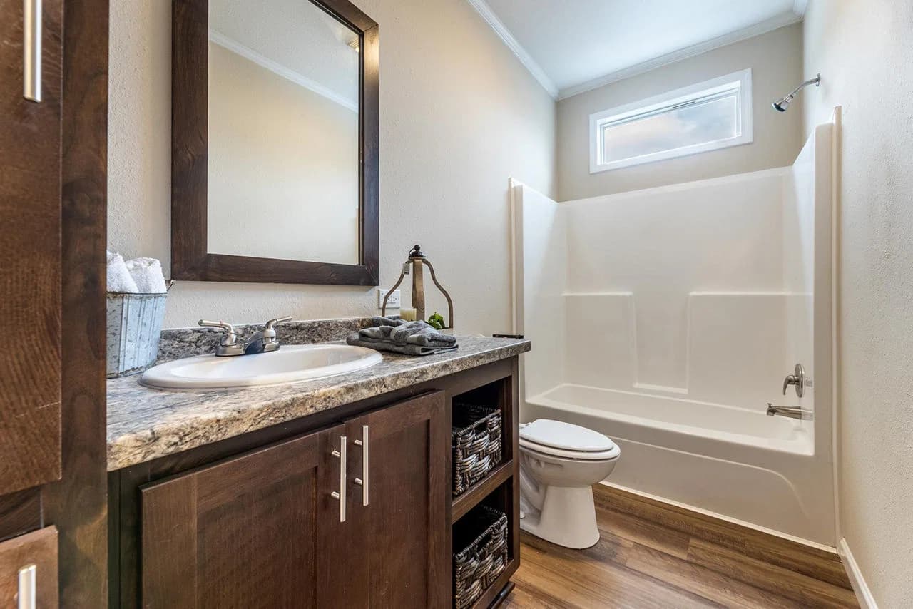 Innovation in3260h32076 bathroom home features