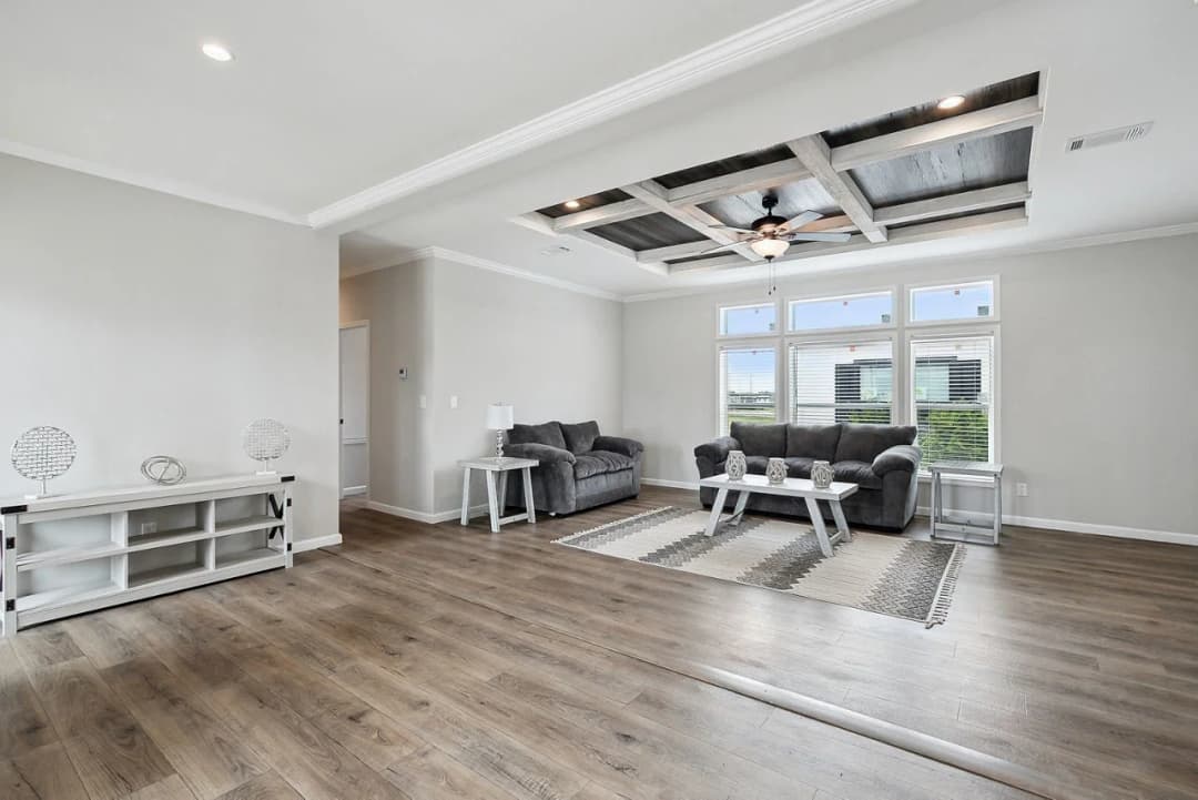 Innovation in3276h42094 interior home features