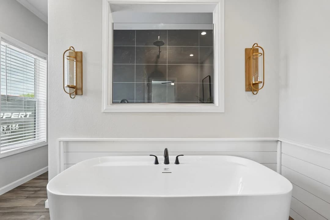 Innovation in3276h42466 bathroom home features