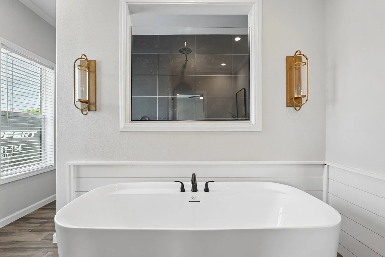 Innovation in3276h42466 bathroom home features