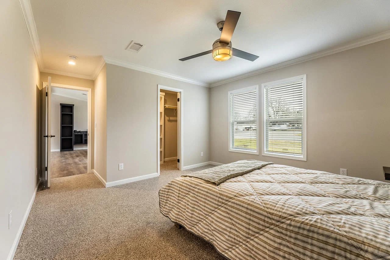 Innovation in2864h42331 bedroom home features