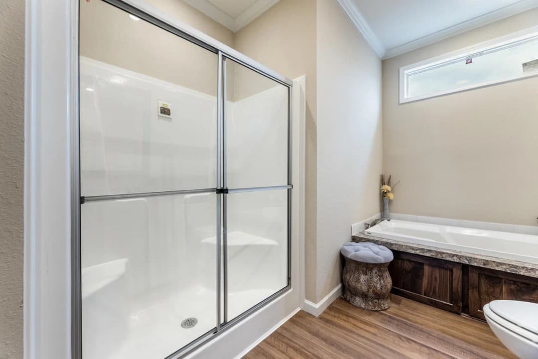 Innovation in3260h32076 bathroom home features