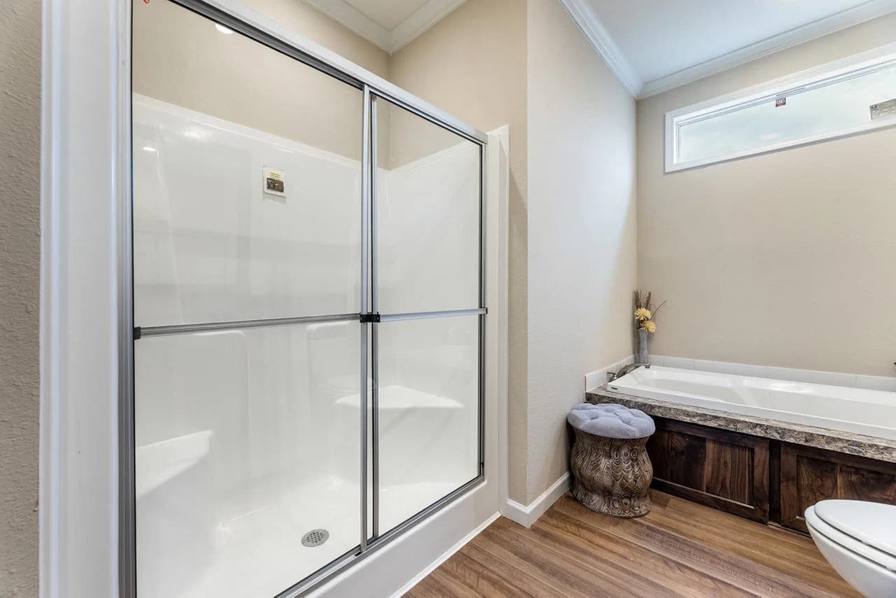 Innovation in3260h32076 bathroom home features