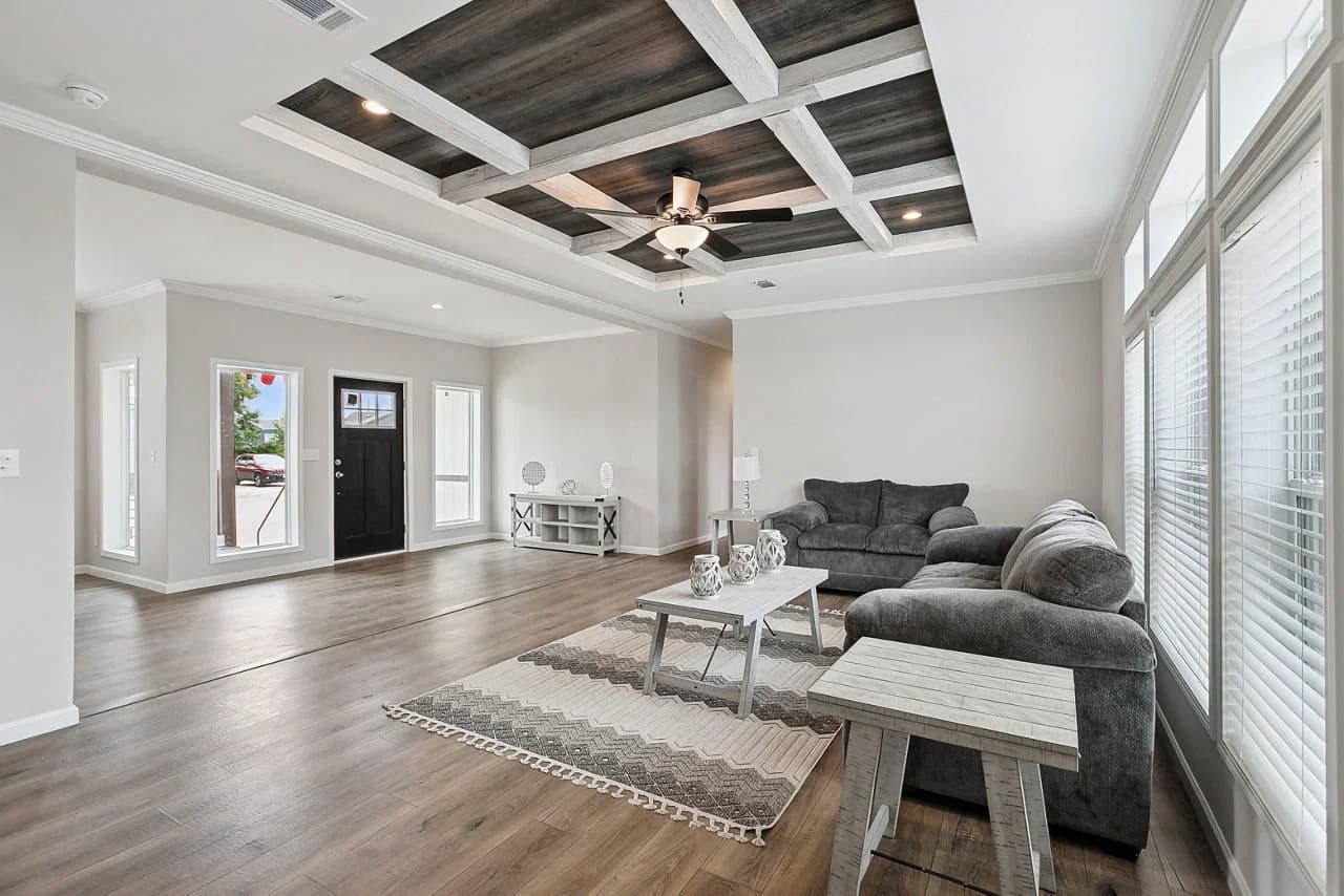 Innovation in3276h42094 interior home features
