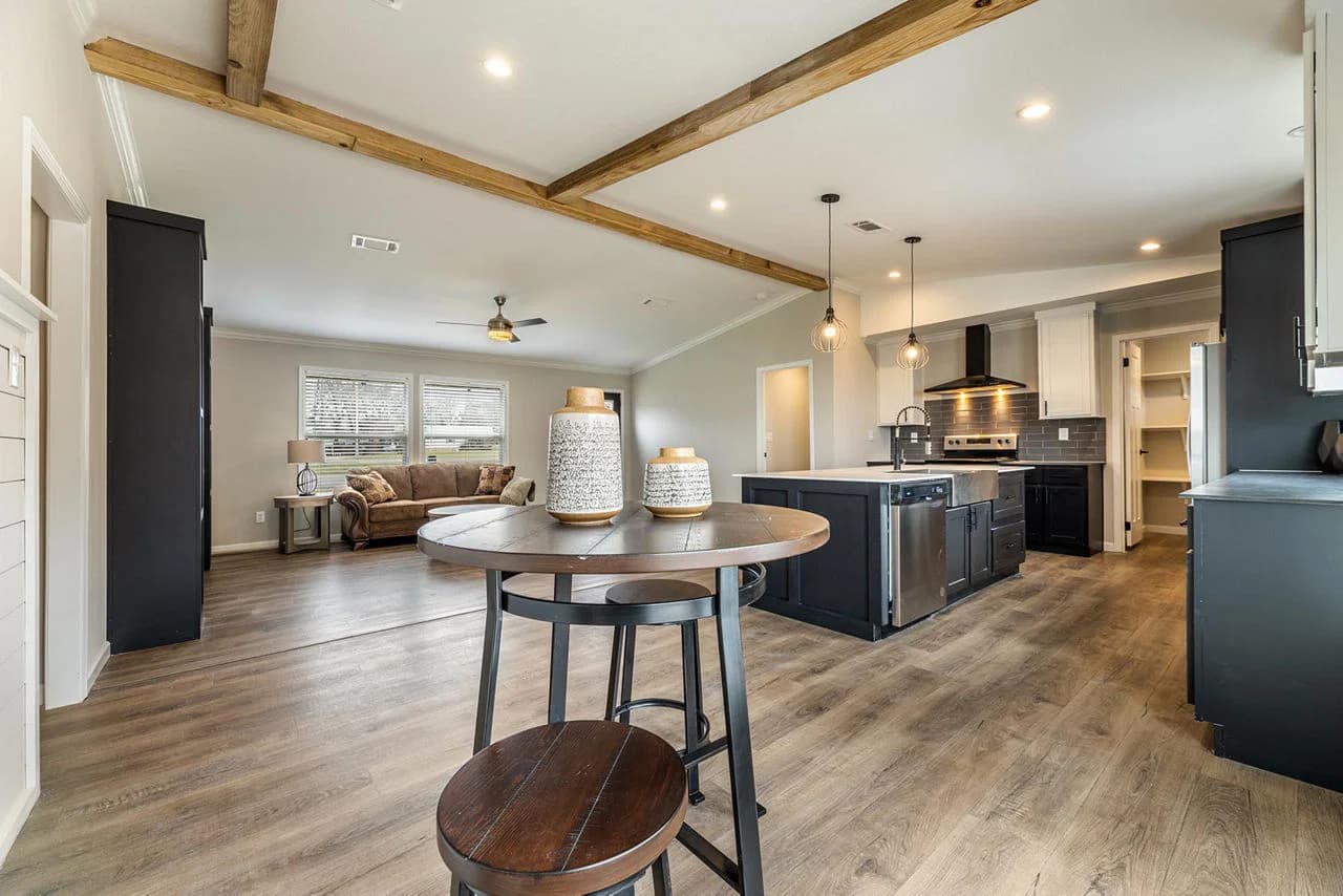 Innovation in2864h42331 interior home features