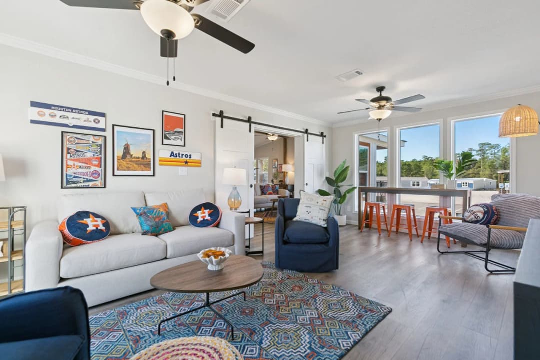 Innovation in5442h33003 interior home features