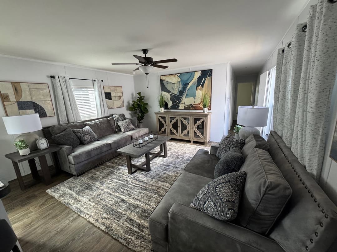 Landmark 16763a interior home features