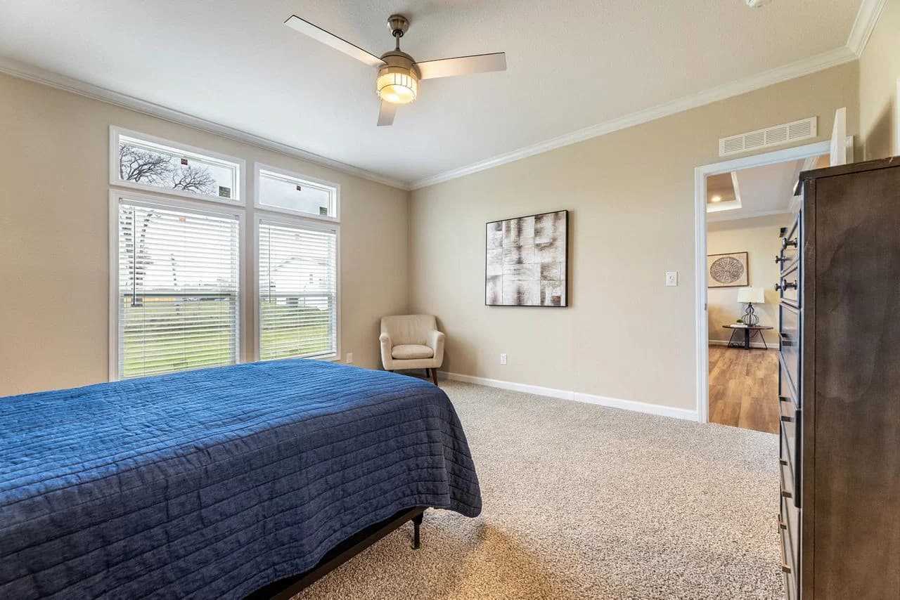 Innovation in3260h32076 bedroom home features