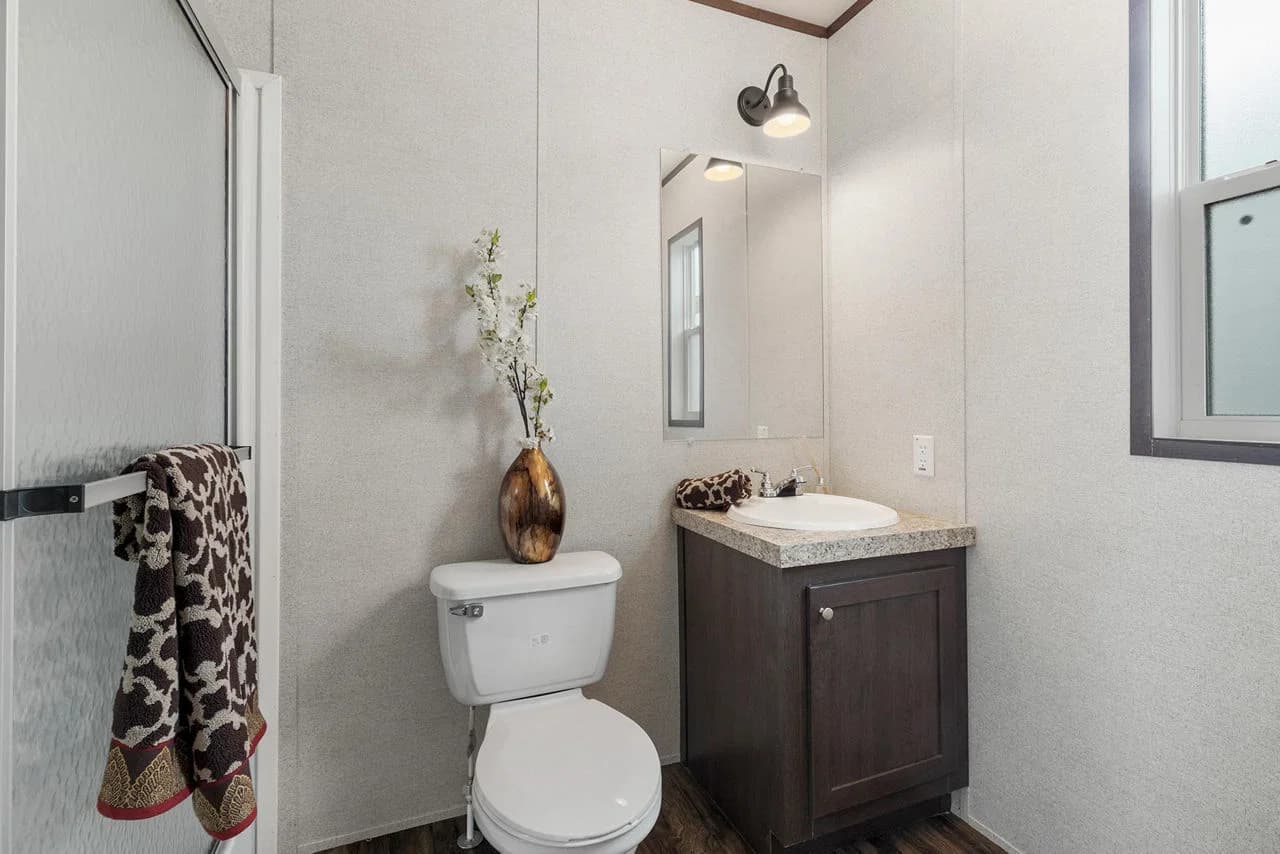 Nm1660a bathroom home features