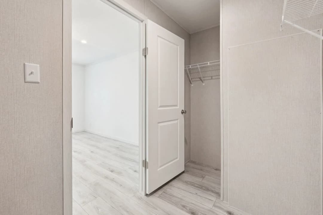 Nm2860l interior home features