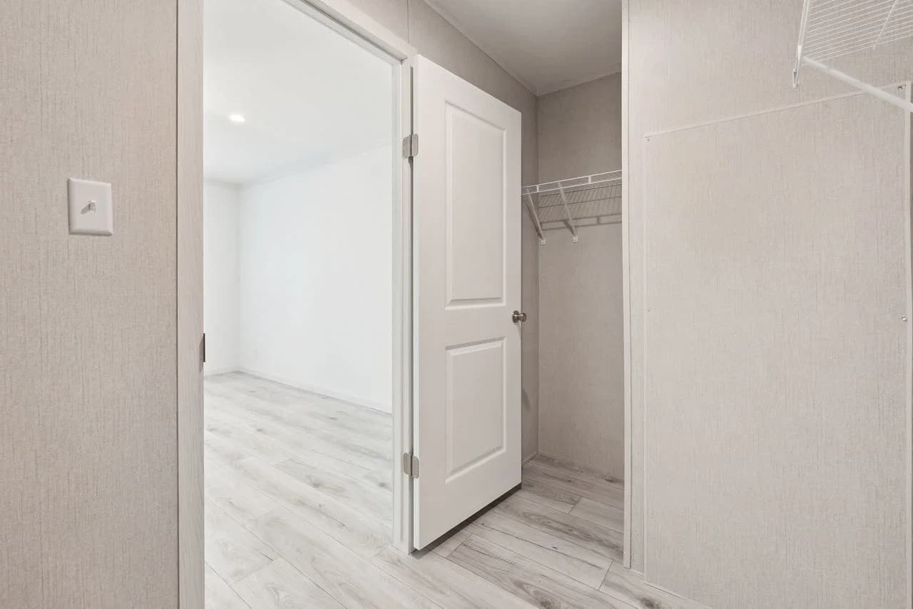 Nm2860l interior home features