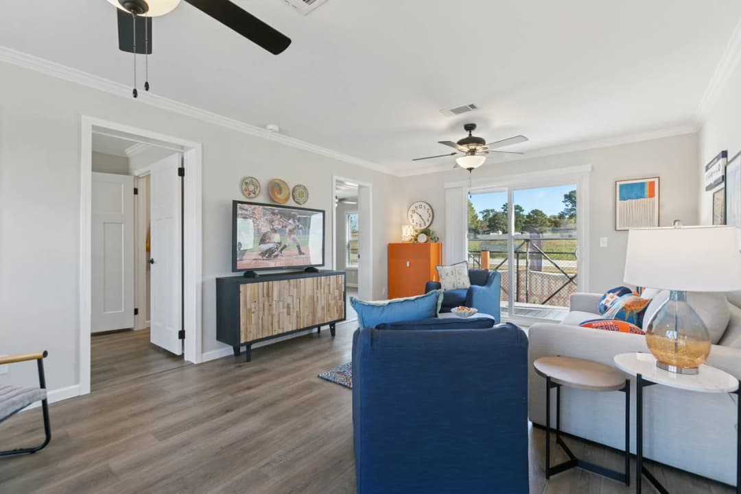 Innovation in5442h33003 interior home features