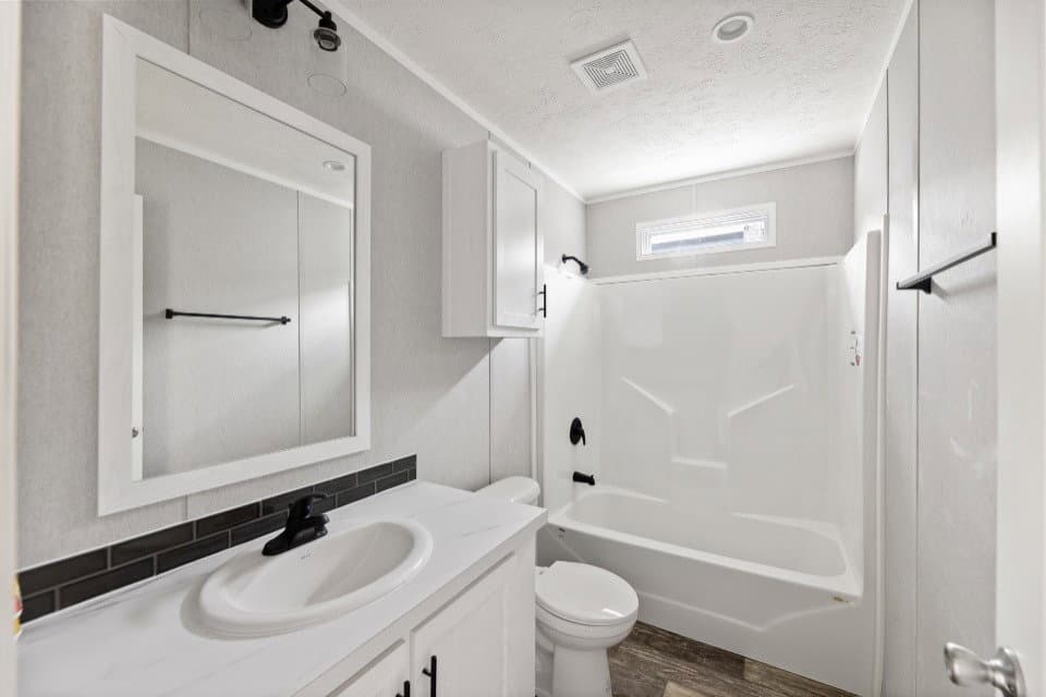 Verde ranch 28563n interior and bathroom home features