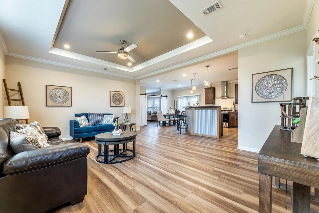 Innovation in3260h32076 interior and hero home features