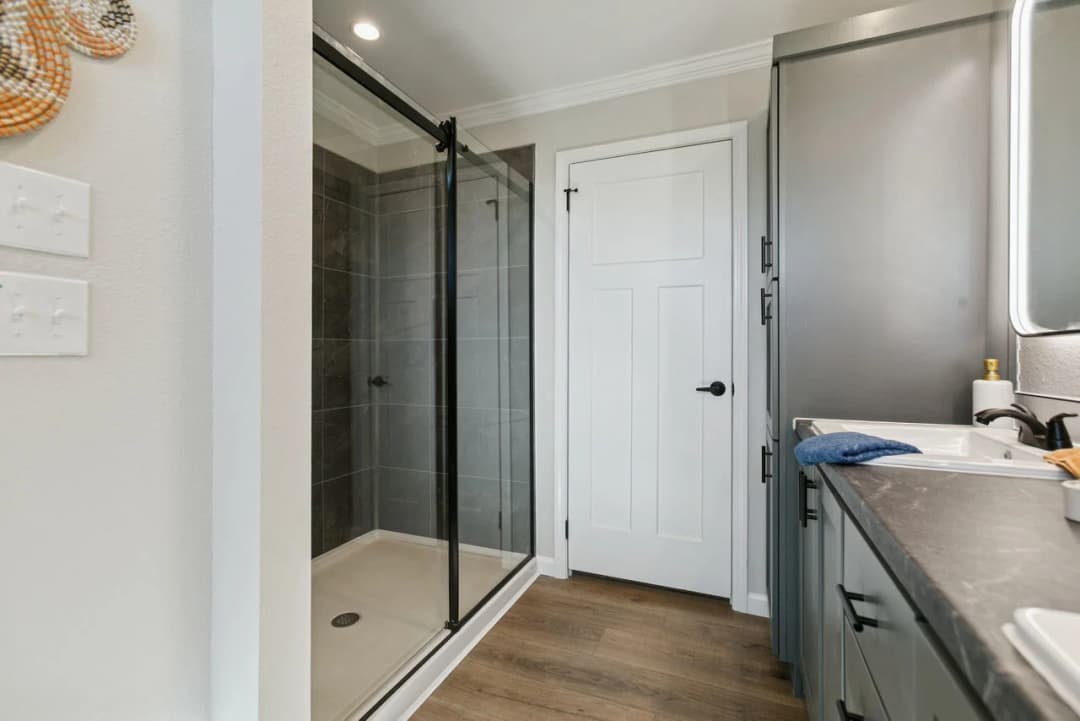 Innovation in5442h33003 bathroom home features