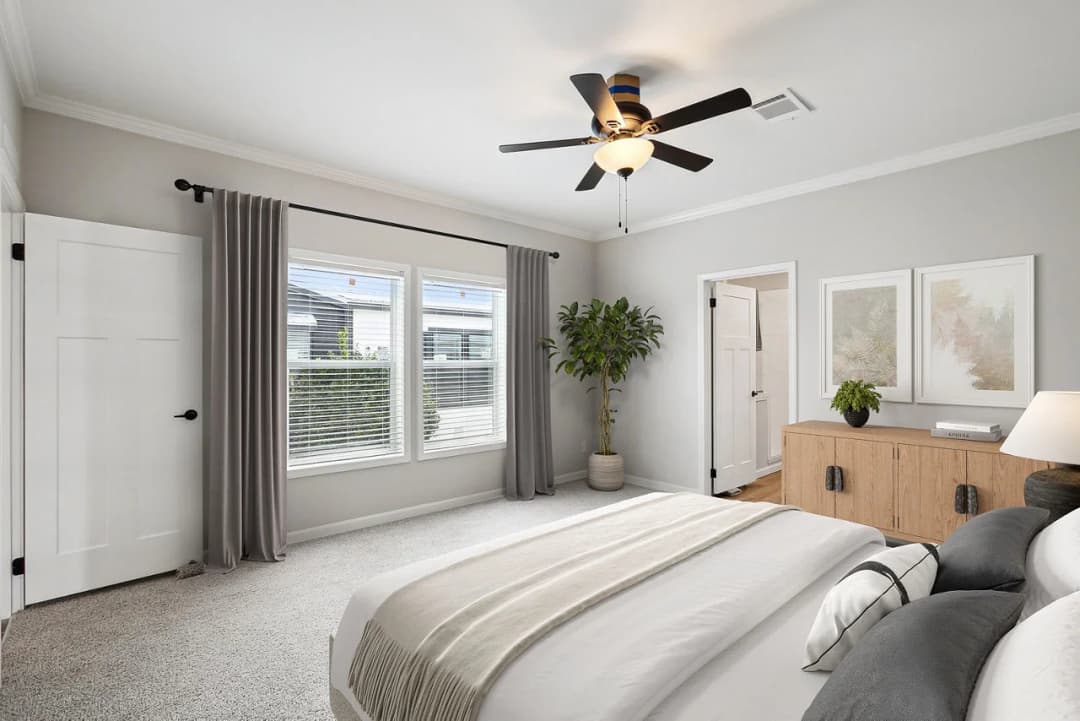 Innovation in3276h42094 bedroom home features