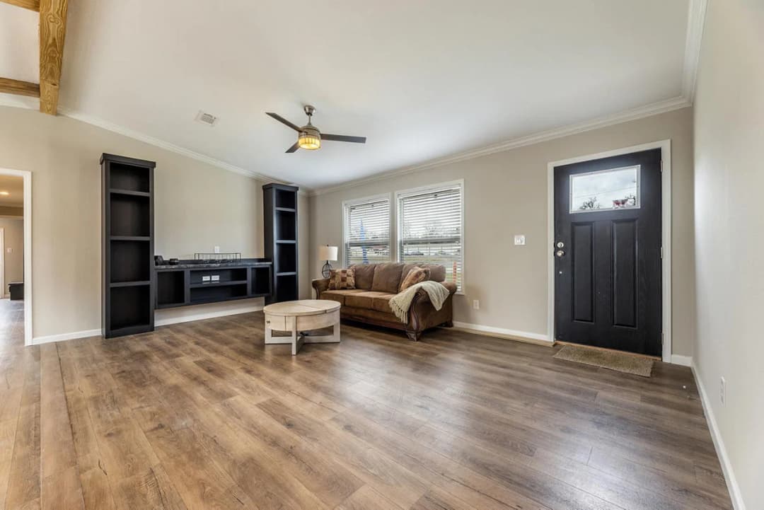 Innovation in2864h42331 interior home features