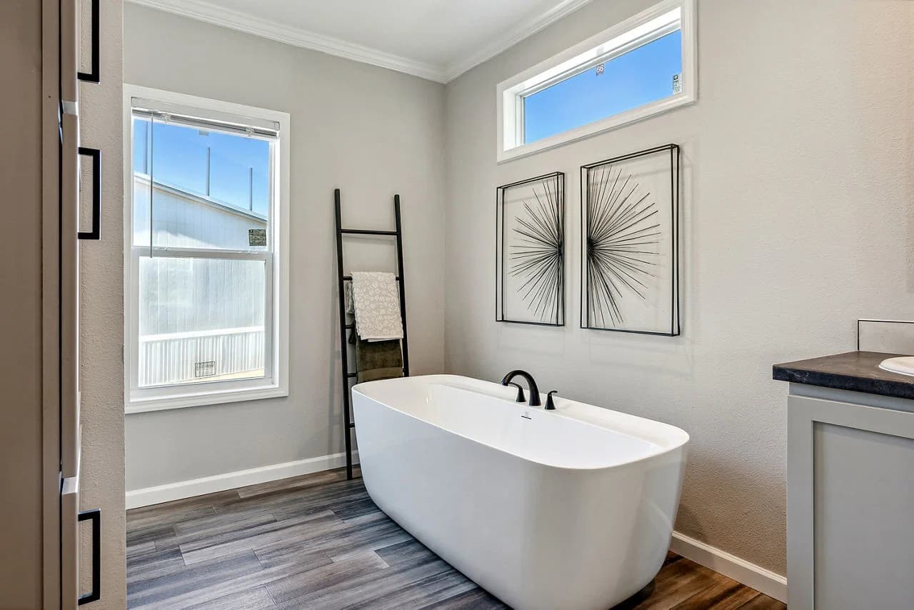 Innovation in3268h42421 bathroom home features