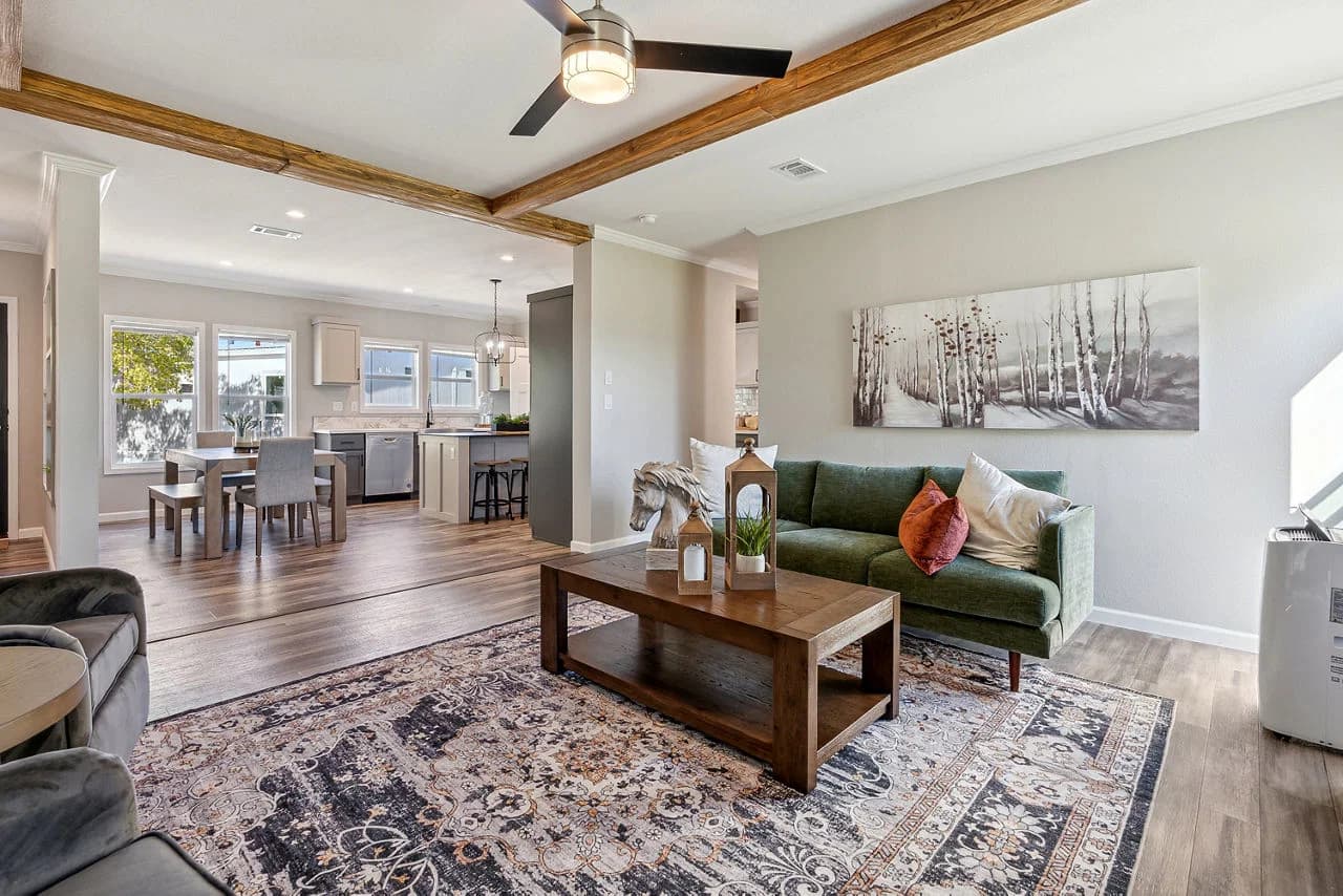 Innovation in3268h42421 interior home features
