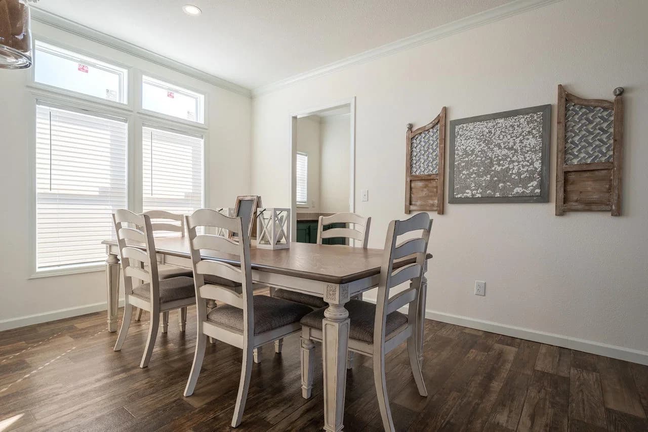 Innovation in3276h42075 interior home features