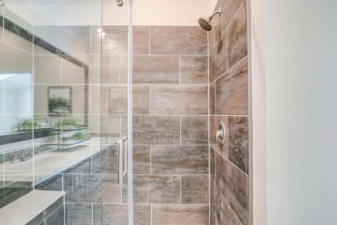 Innovation in1856h11024 bathroom home features
