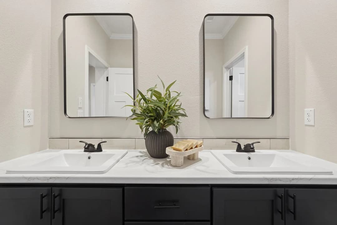 Innovation in3276h42466 bathroom home features