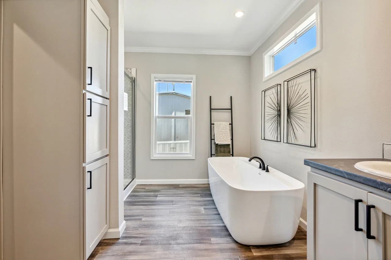 Innovation in3268h42421 bathroom home features