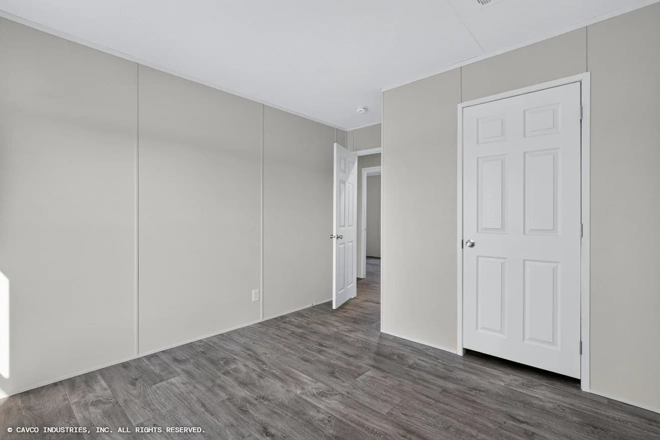 Valuhomes 28564p bedroom home features