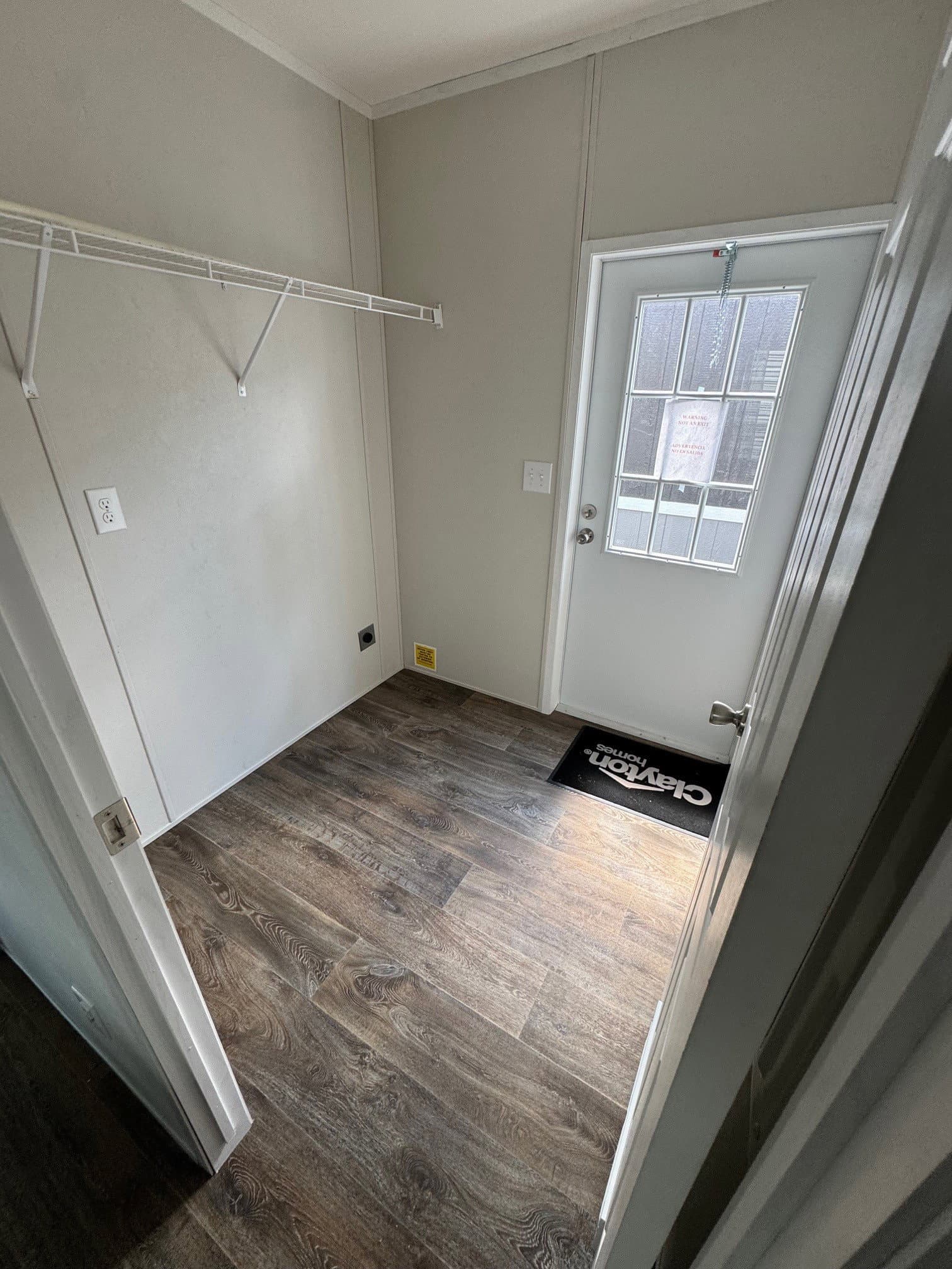 Landmark 16763a interior home features