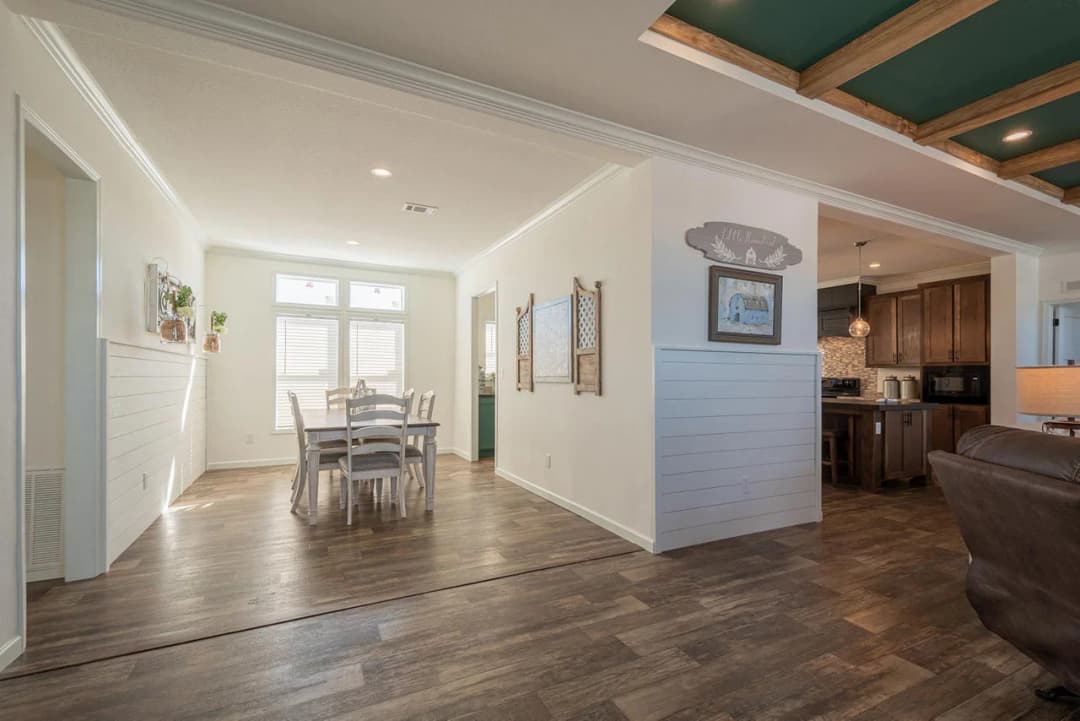 Innovation in3276h42075 interior home features