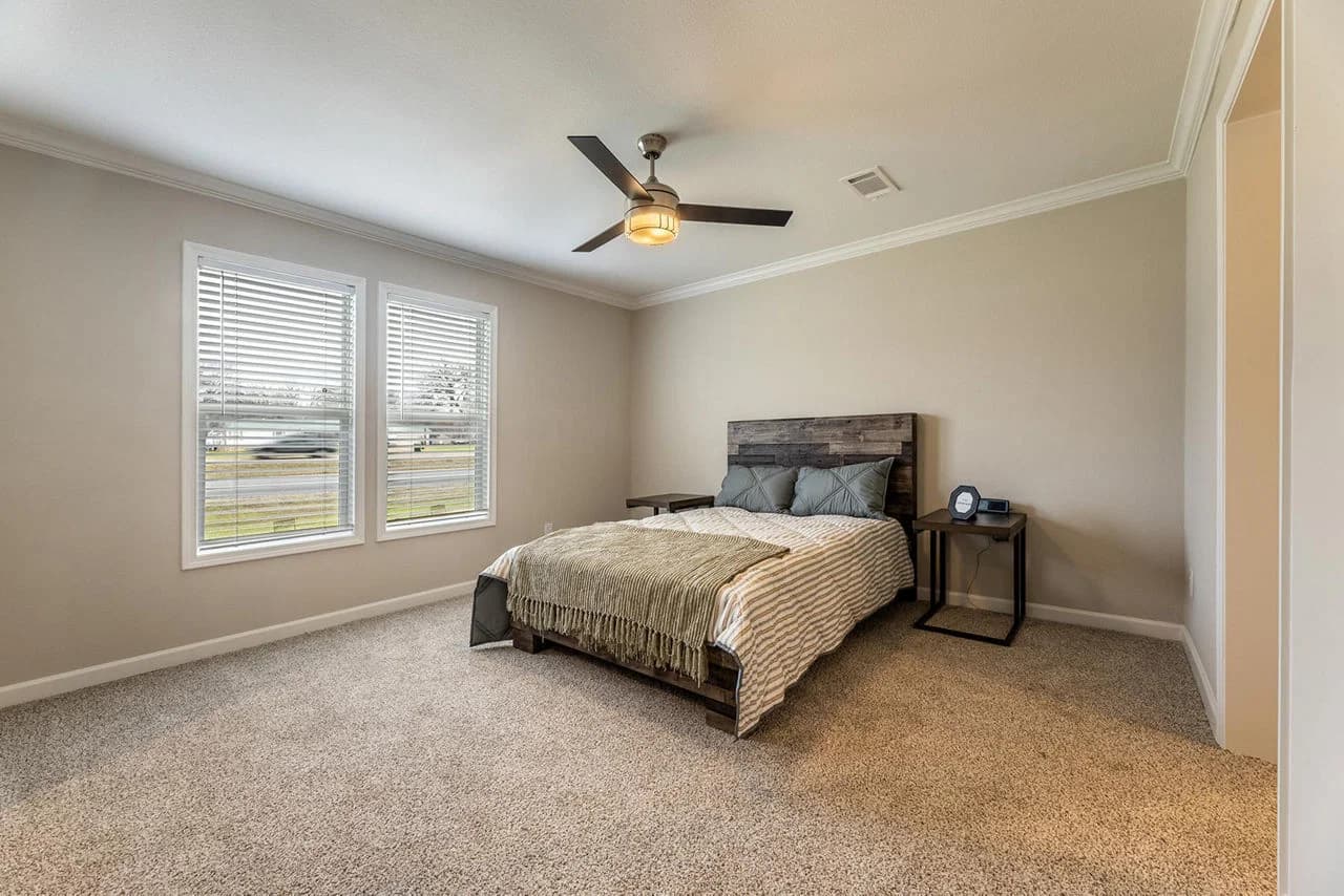 Innovation in2864h42331 bedroom home features