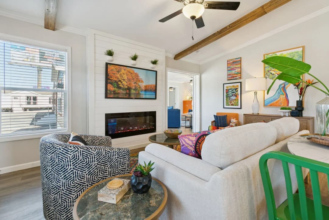 Innovation in5442h33003 interior home features