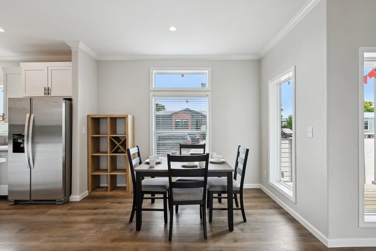 Innovation in3276h42094 interior home features