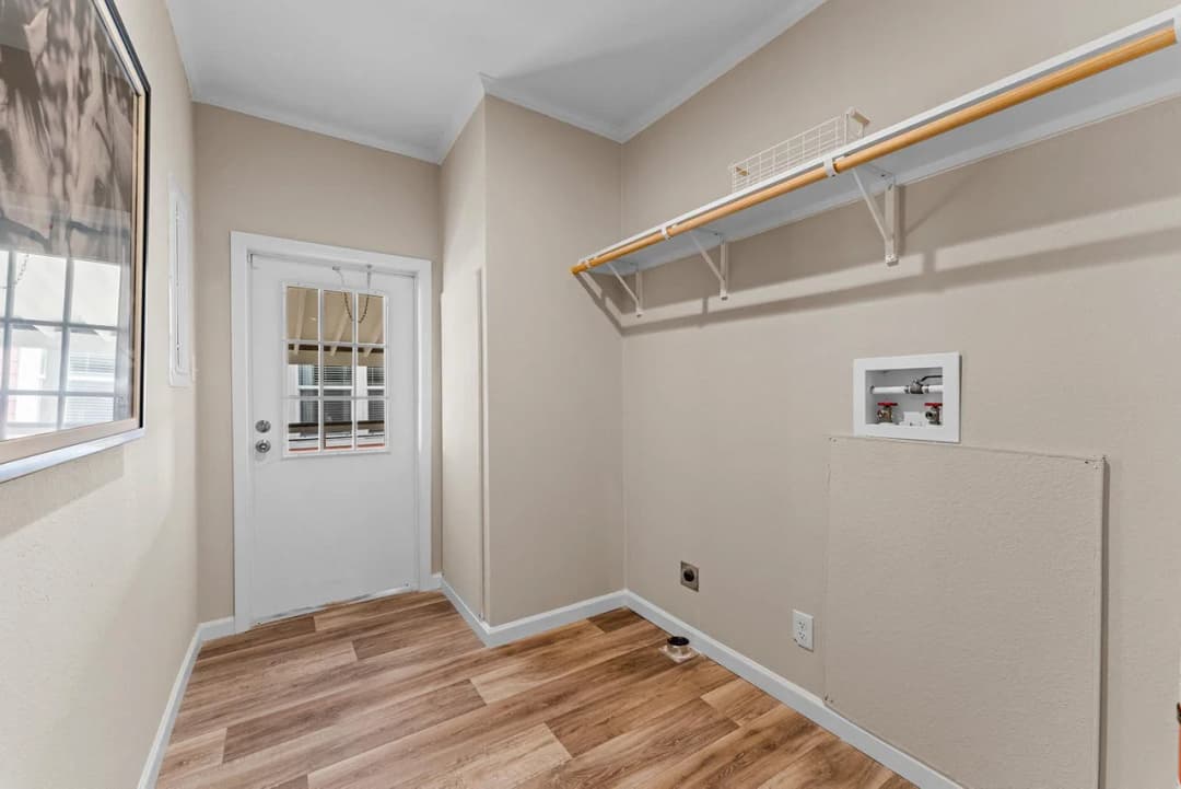 Innovation in2860h32103 interior home features