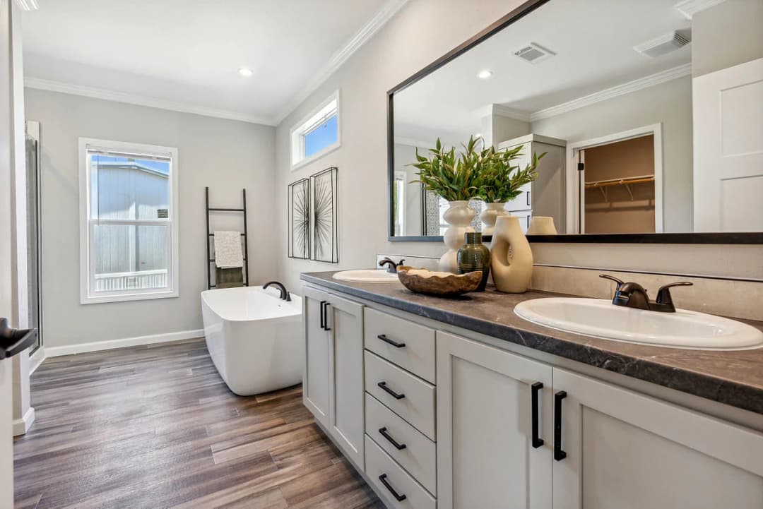 Innovation in3268h42421 bathroom home features