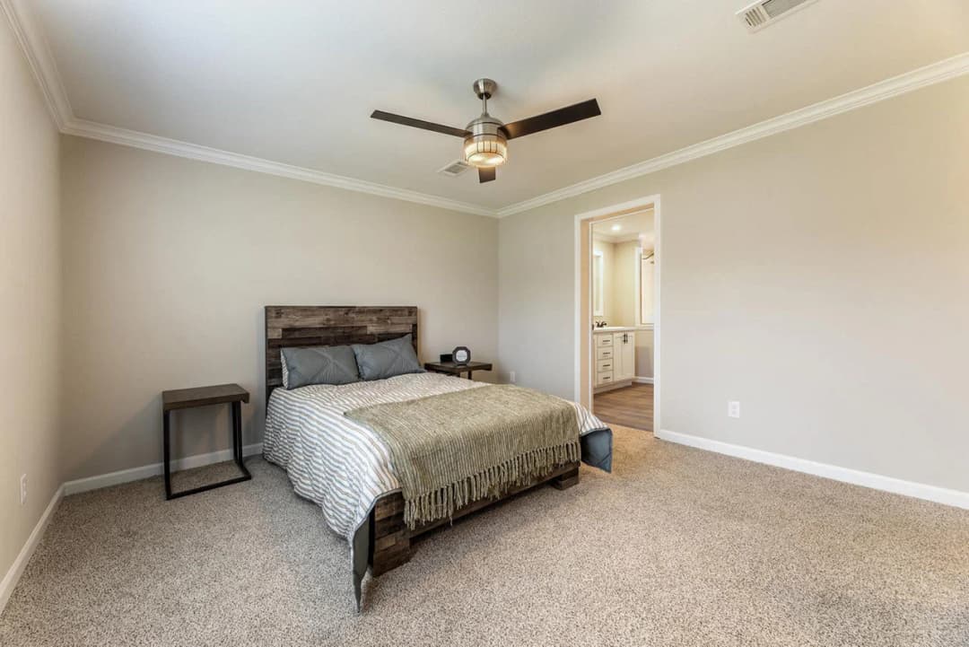 Innovation in2864h42331 bedroom home features