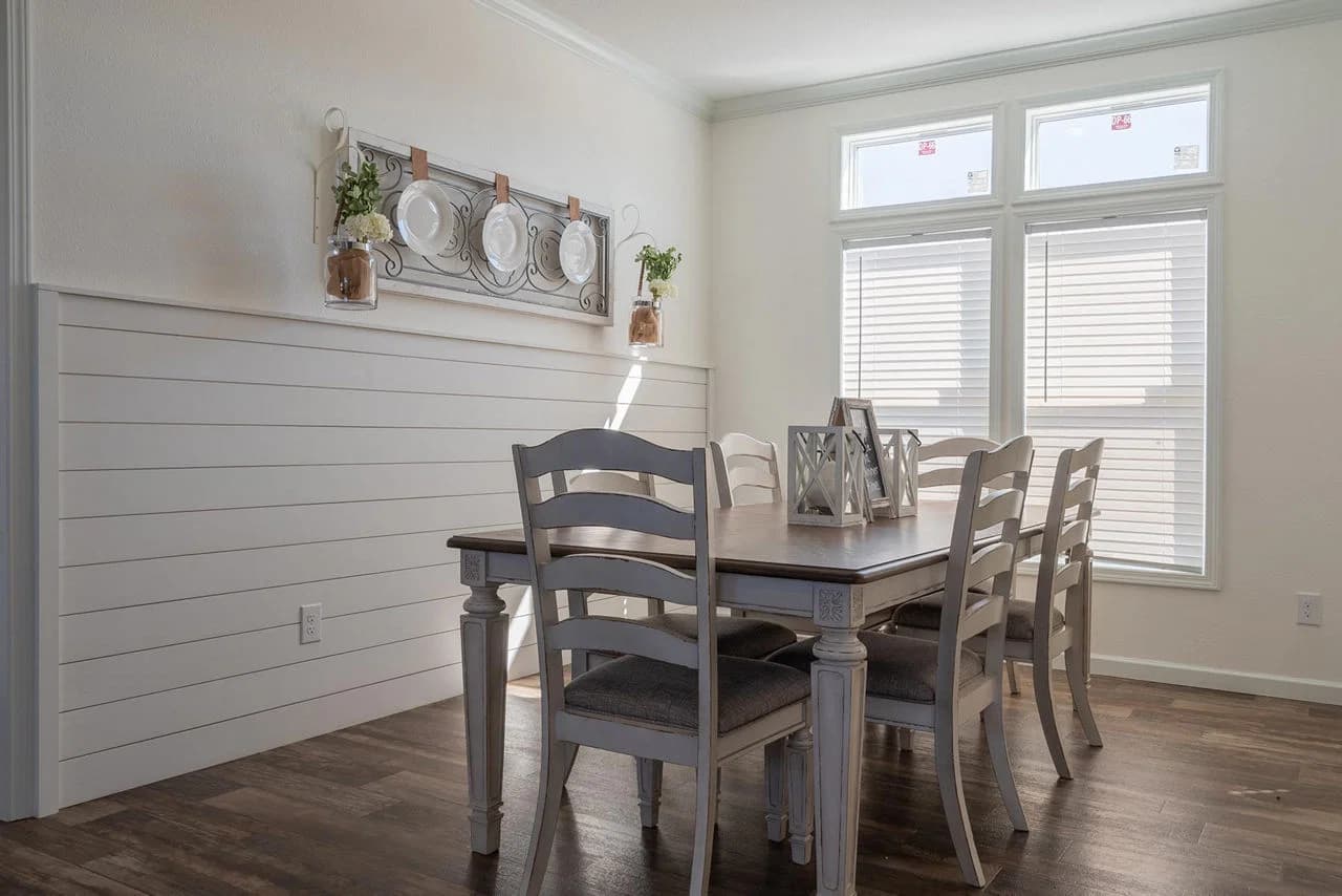 Innovation in3276h42075 interior home features