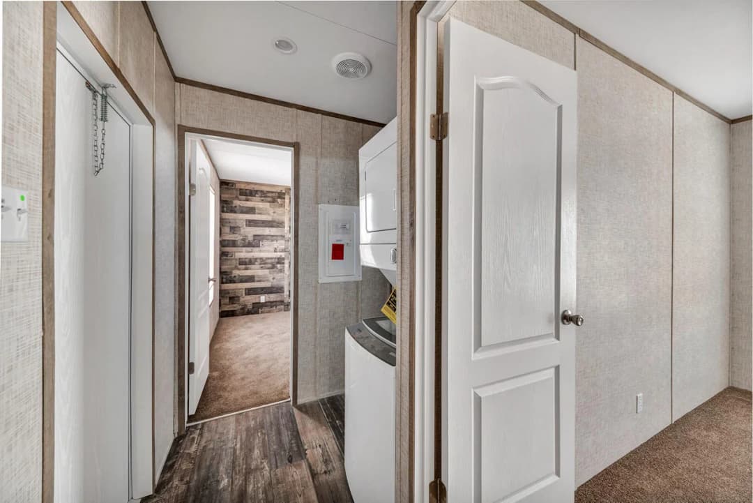Nm1650a interior home features