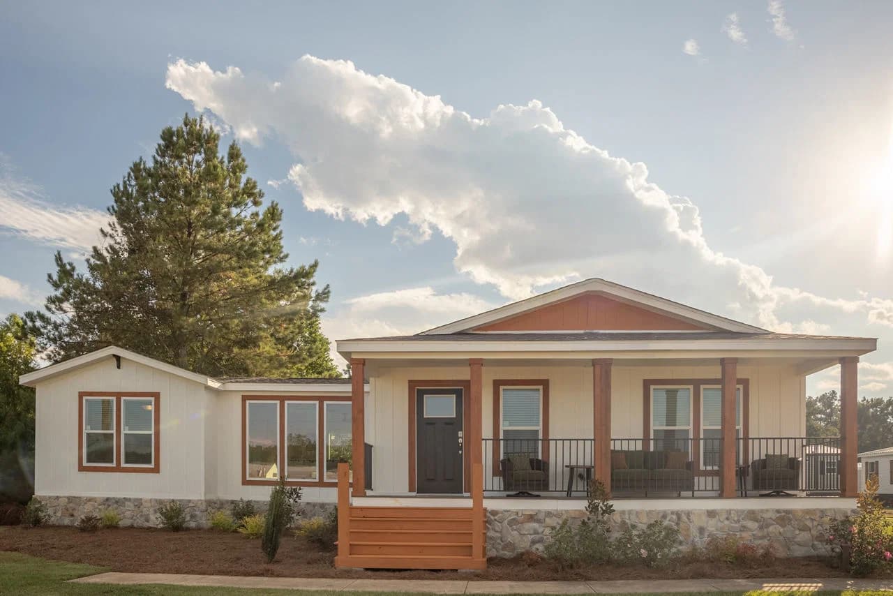 Innovation in5442h33003 hero, elevation, and exterior home features