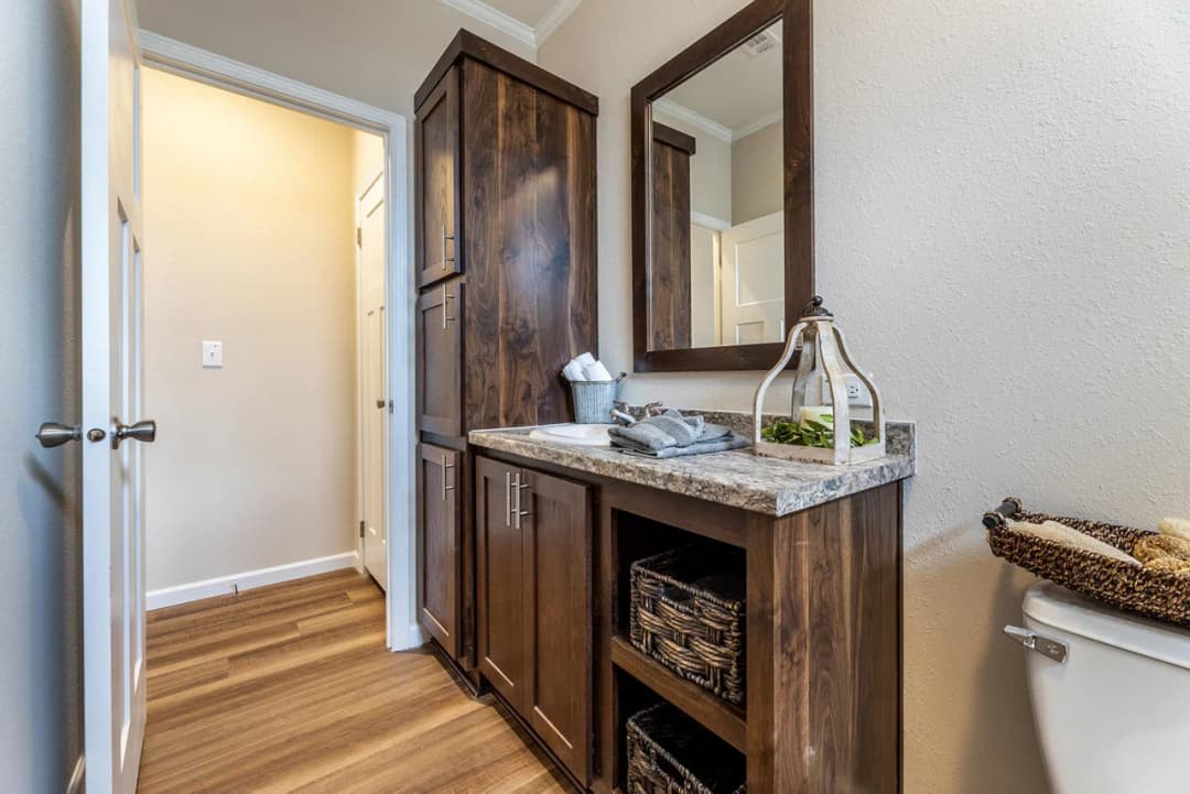Innovation in3260h32076 bathroom home features
