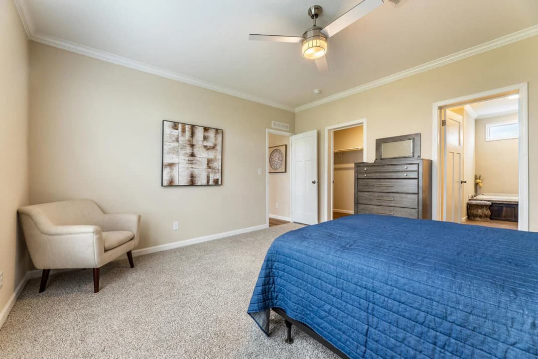 Innovation in3260h32076 bedroom home features