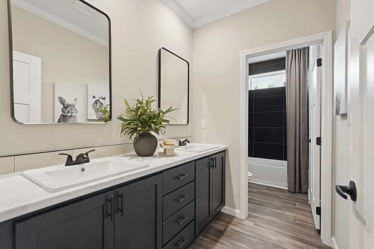Innovation in3276h42466 bathroom home features