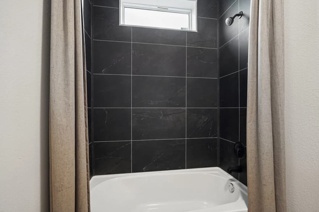 Innovation in3276h42466 bathroom home features